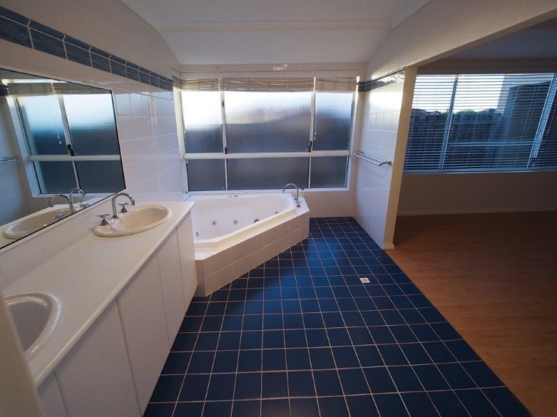 37 Woolmers Loop, Landsdale WA 6065