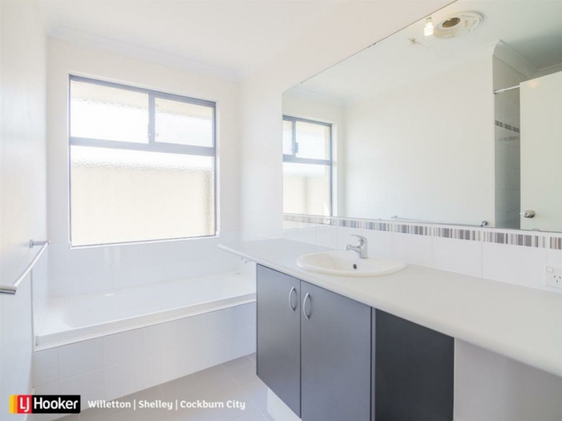 4 Brutia Place, Aubin Grove WA 6164