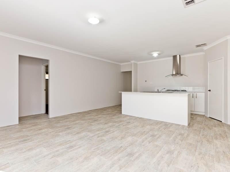 120 Mornington Crescent, Wandi WA 6167