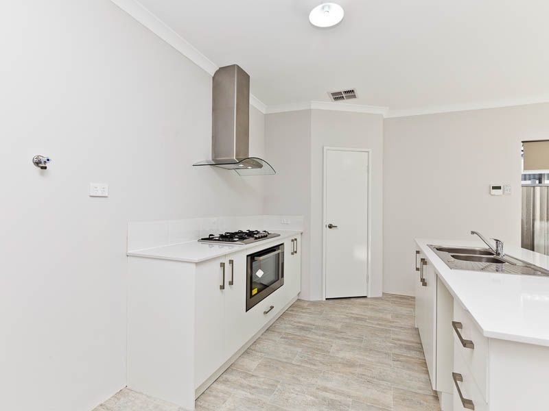 120 Mornington Crescent, Wandi WA 6167