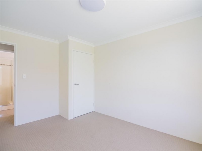 23 Southampton Drive, Piara Waters WA 6112