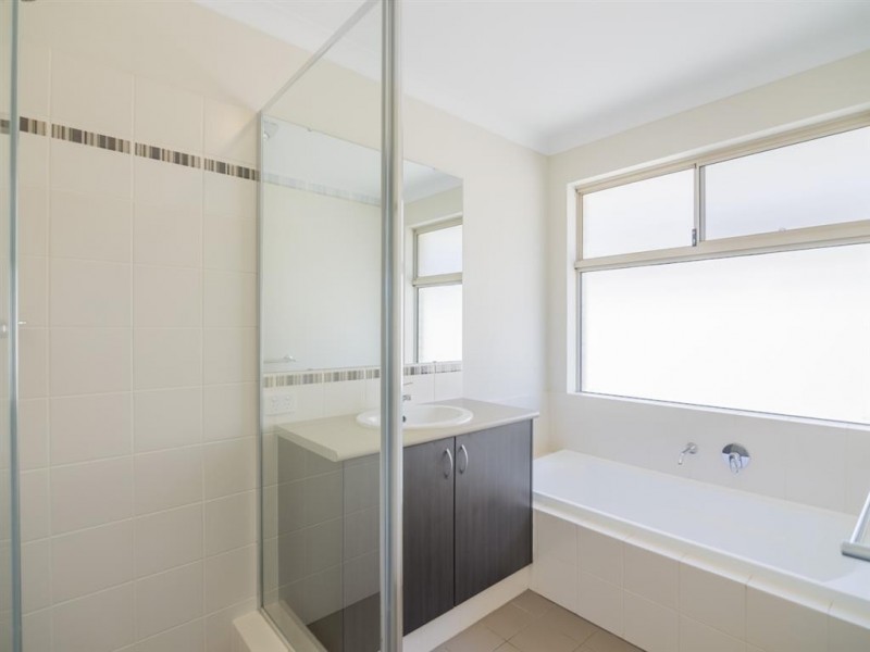 23 Southampton Drive, Piara Waters WA 6112