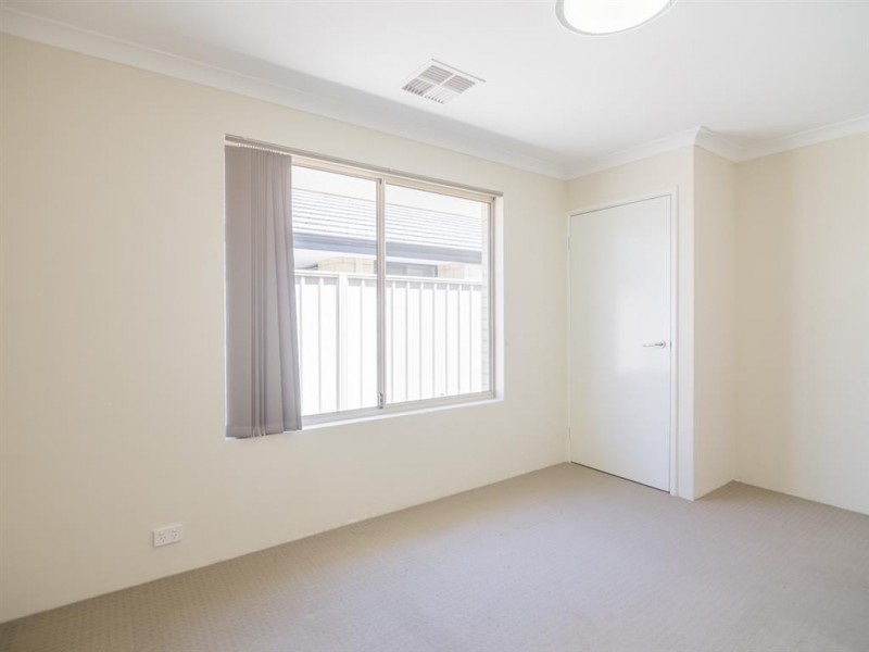 23 Southampton Drive, Piara Waters WA 6112