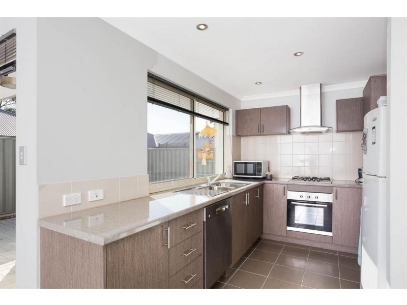 14/1 Humboldt Entrance, Aubin Grove WA 6164