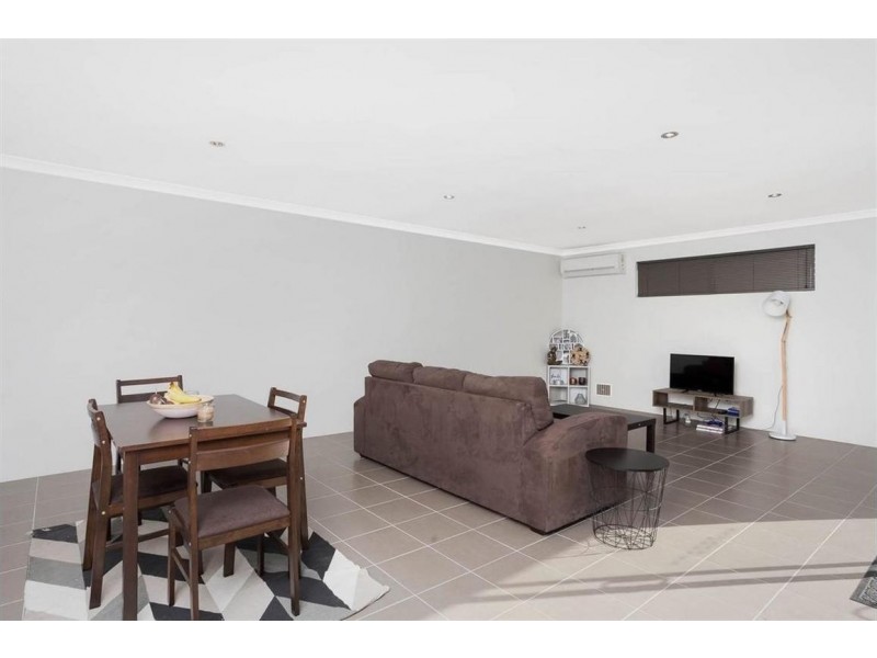 14/1 Humboldt Entrance, Aubin Grove WA 6164