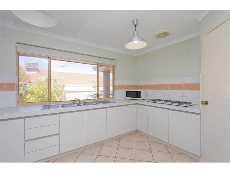 2/15 Watercress Gardens, Spearwood WA 6163