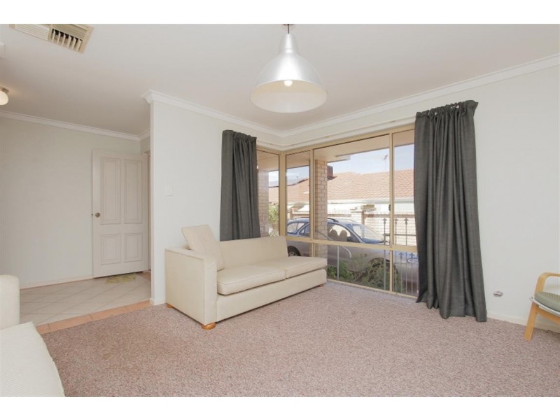 2/15 Watercress Gardens, Spearwood WA 6163