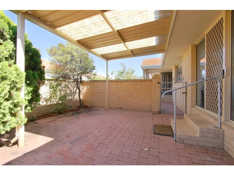 2/15 Watercress Gardens, Spearwood WA 6163