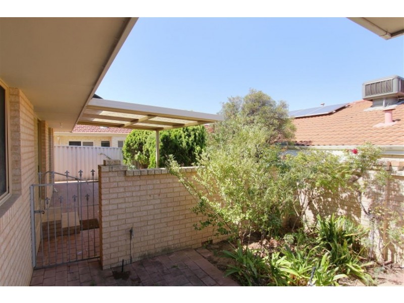 2/15 Watercress Gardens, Spearwood WA 6163