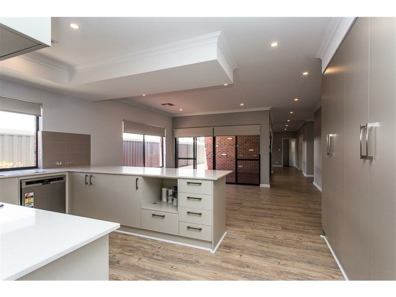 163 Honeywood Drive, Wandi WA 6167