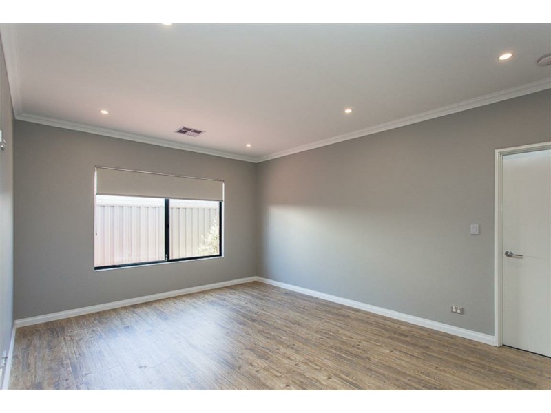 163 Honeywood Drive, Wandi WA 6167