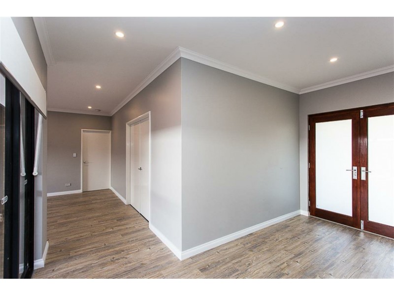 163 Honeywood Drive, Wandi WA 6167