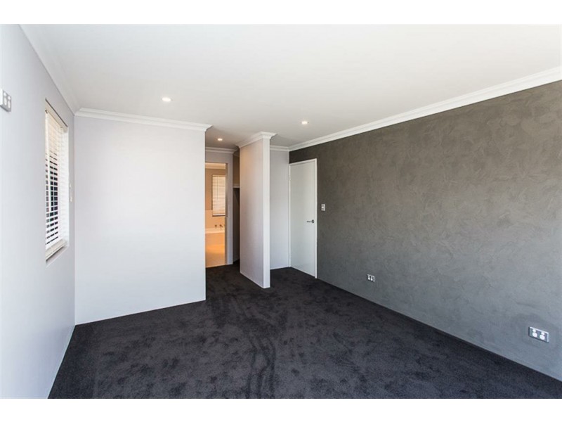 163 Honeywood Drive, Wandi WA 6167