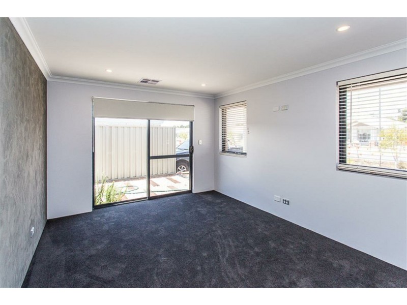 163 Honeywood Drive, Wandi WA 6167