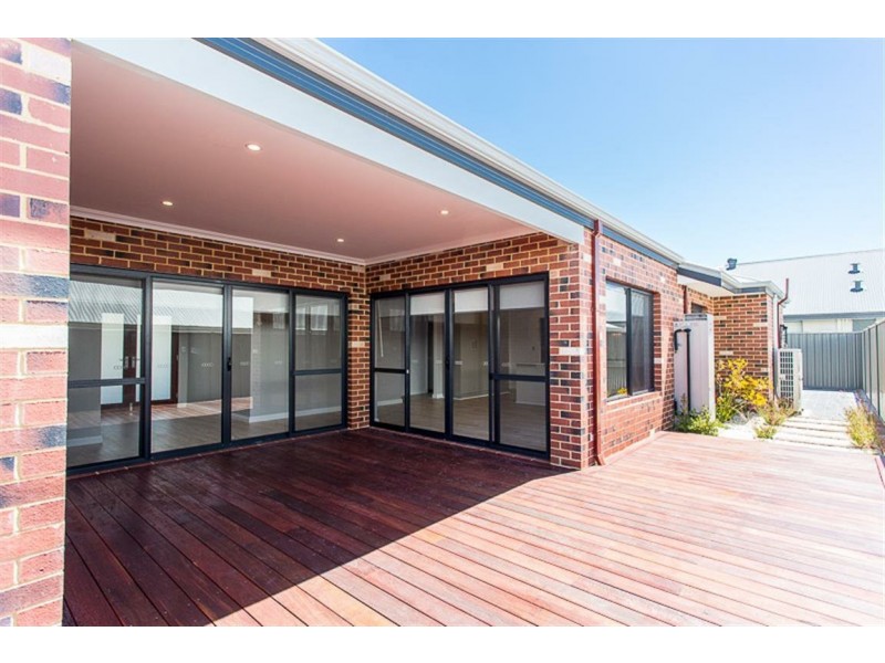 163 Honeywood Drive, Wandi WA 6167