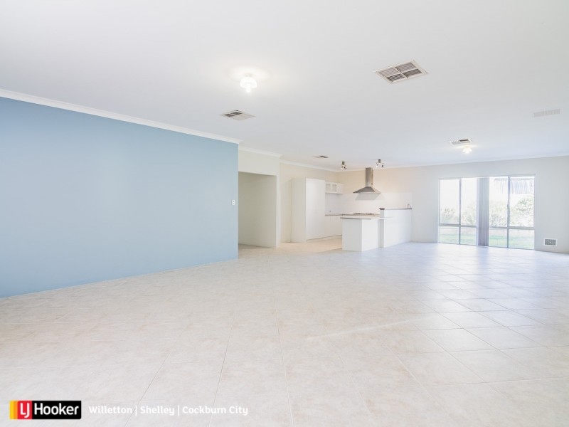 10 Quenda Drive, Canning Vale WA 6155
