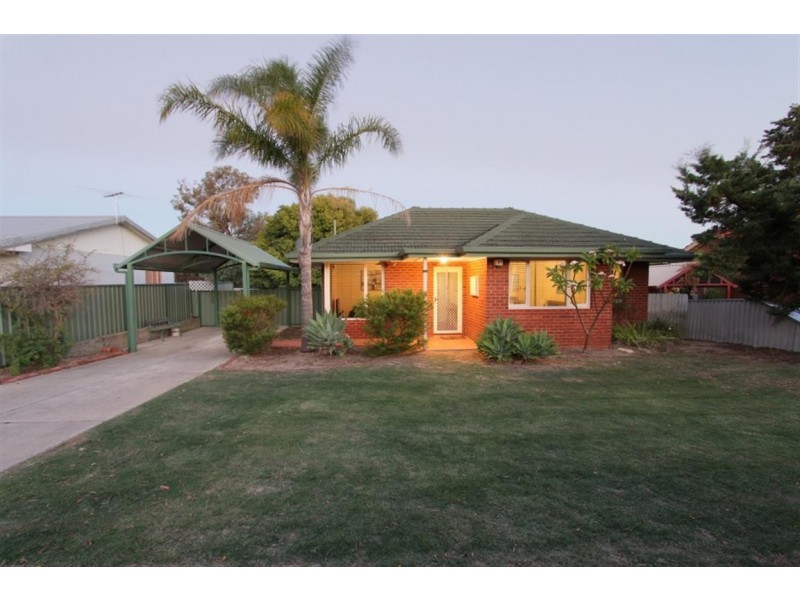 18 Romeo Road, Coolbellup WA 6163