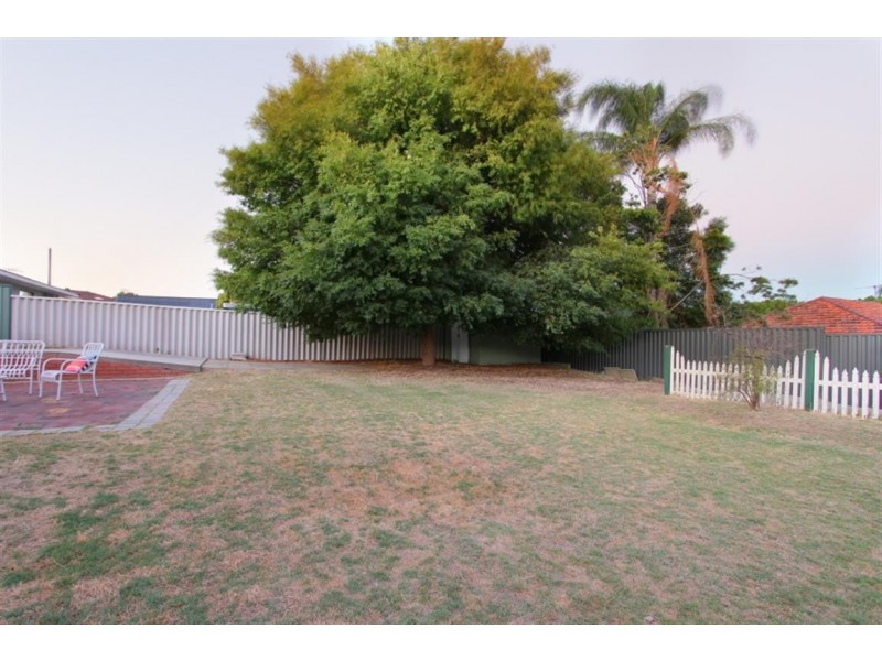 18 Romeo Road, Coolbellup WA 6163