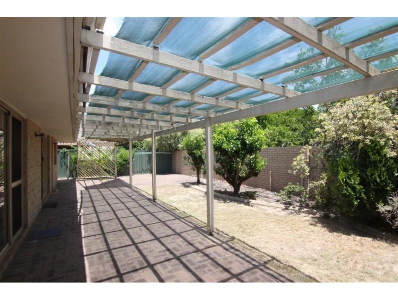 17b Sixth Avenue, Shelley WA 6148