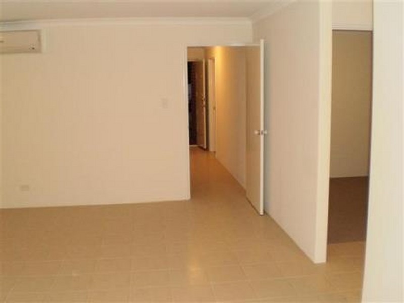 1/41-43 Sixth Road, Armadale WA 6112