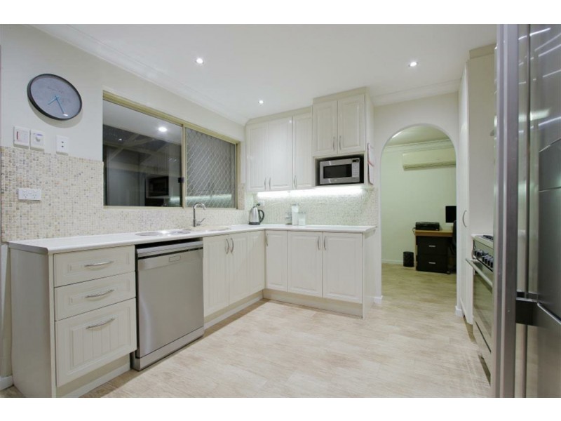 22 Beckett Close, Munster WA 6166