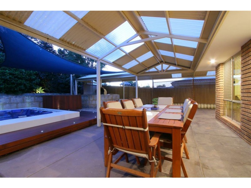 22 Beckett Close, Munster WA 6166