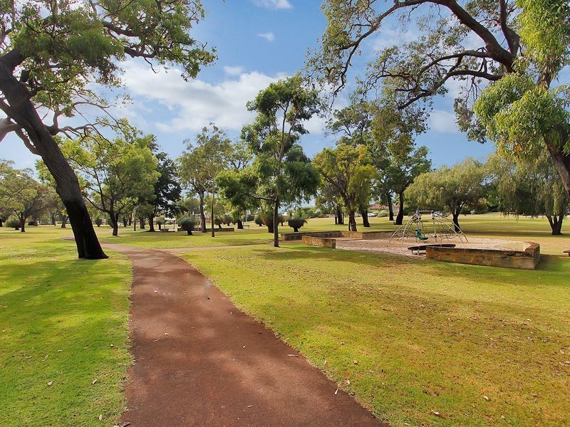 28 Quinlan Street, Coolbellup WA 6163