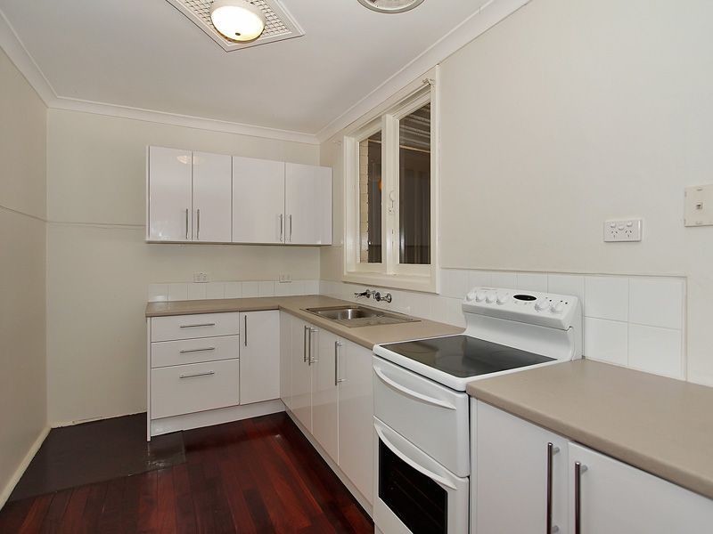 28 Quinlan Street, Coolbellup WA 6163