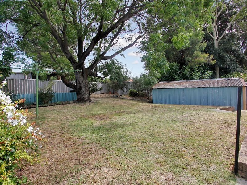 28 Quinlan Street, Coolbellup WA 6163