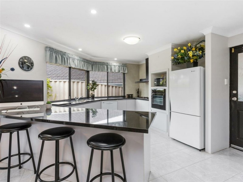 28 Veneta Circuit, Atwell WA 6164