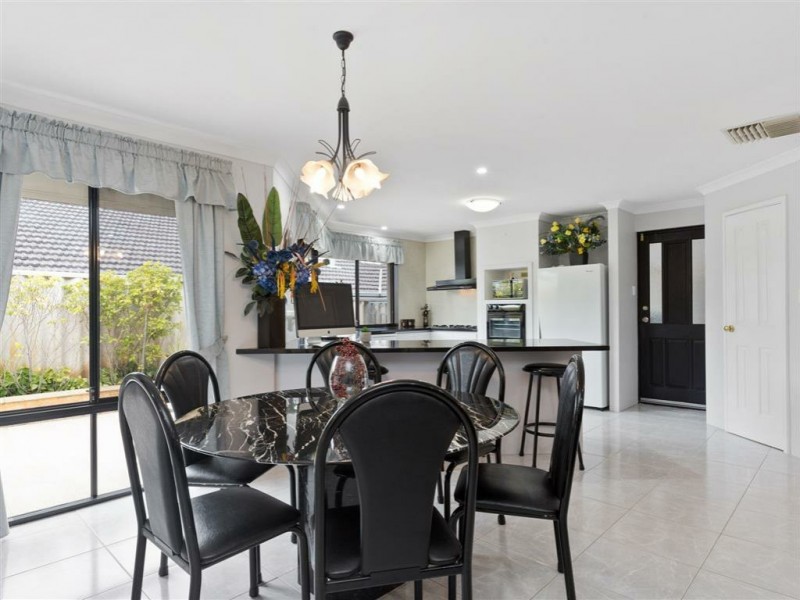 28 Veneta Circuit, Atwell WA 6164