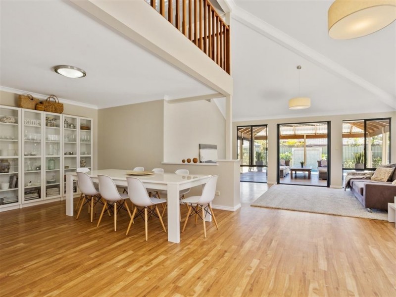 6 Jerrat Mews, Atwell WA 6164