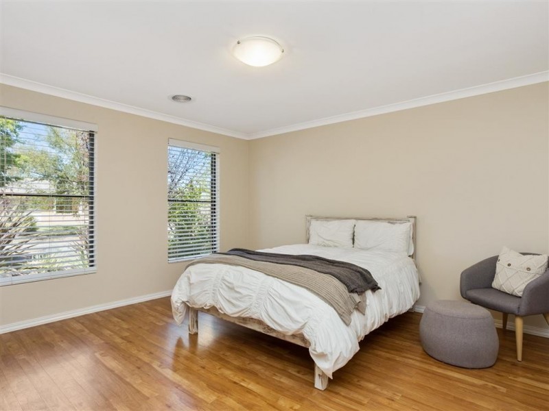 6 Jerrat Mews, Atwell WA 6164