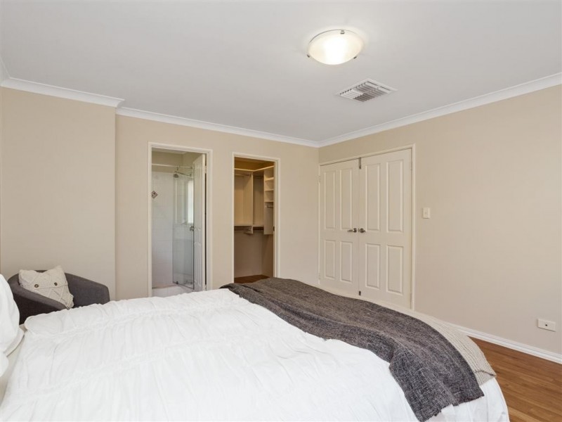 6 Jerrat Mews, Atwell WA 6164