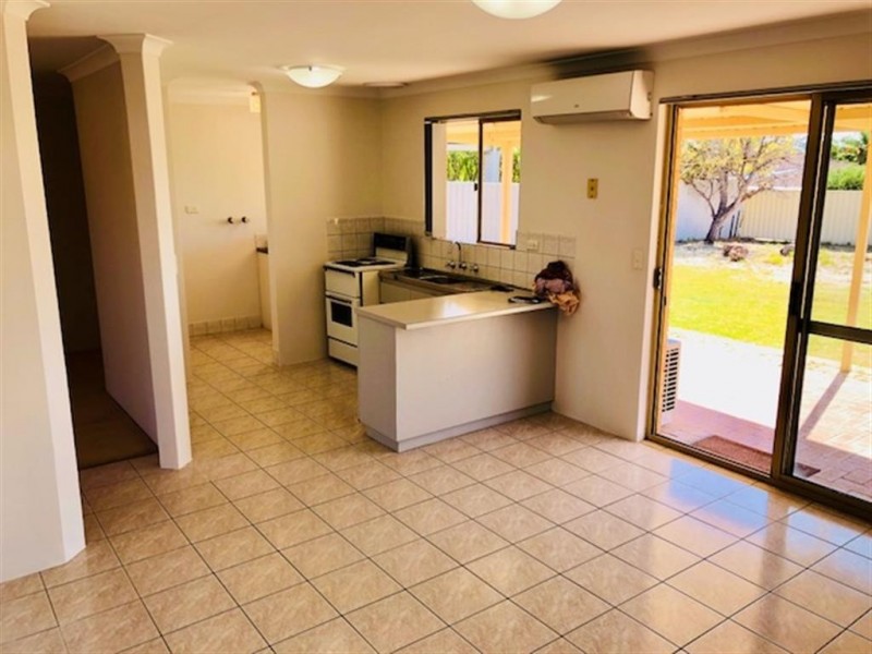 93 Bolderwood Drive, South Lake WA 6164