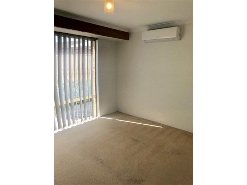 93 Bolderwood Drive, South Lake WA 6164