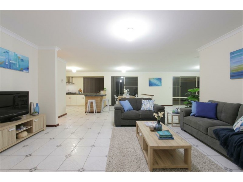 25 Kotisina Gardens, Munster WA 6166