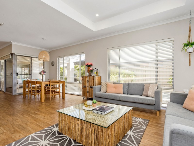 19 Willis Terrace, Hammond Park WA 6164