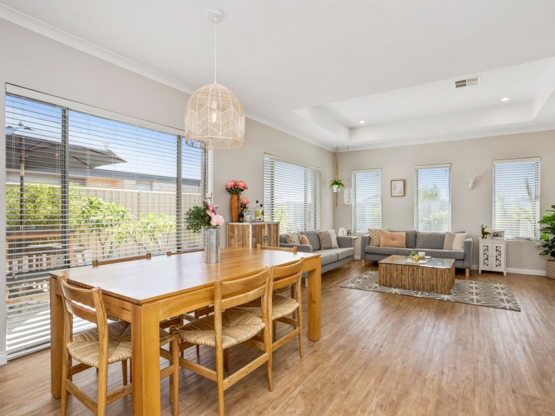 19 Willis Terrace, Hammond Park WA 6164