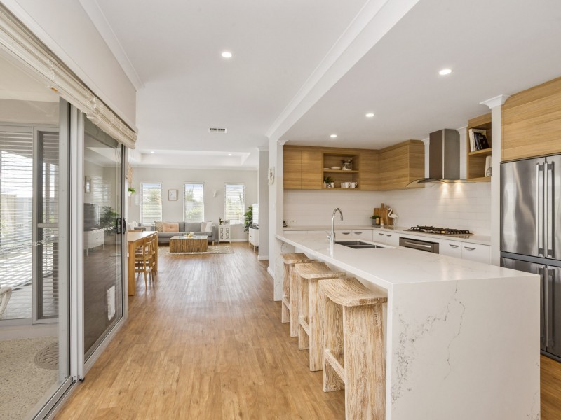 19 Willis Terrace, Hammond Park WA 6164