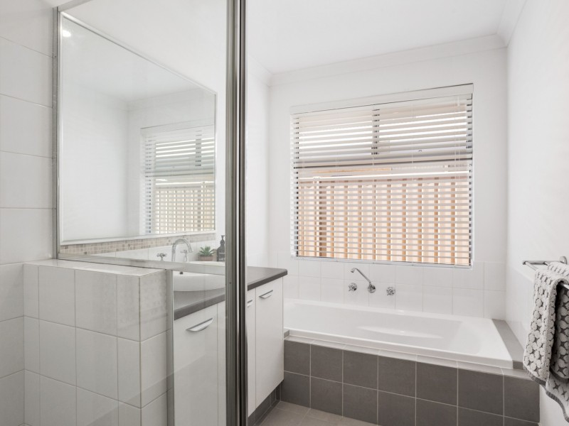 19 Willis Terrace, Hammond Park WA 6164