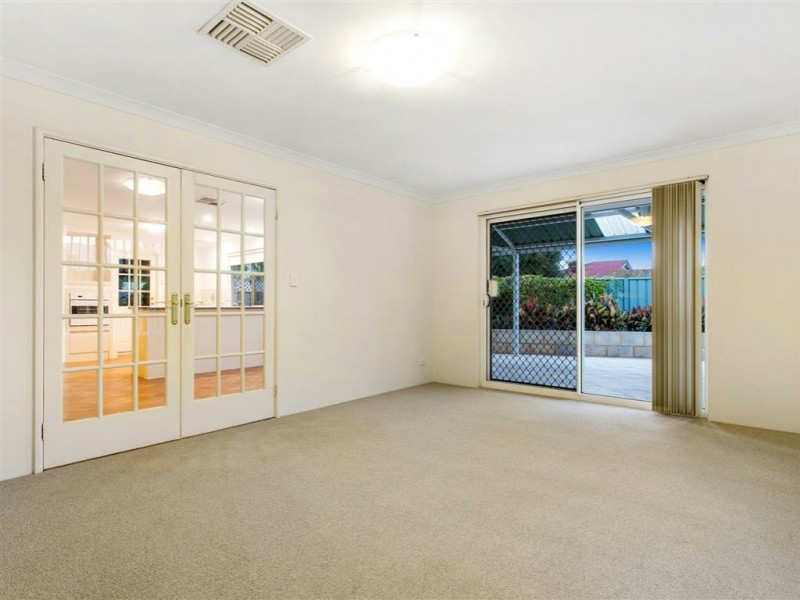26 Lombe Gardens, Atwell WA 6164