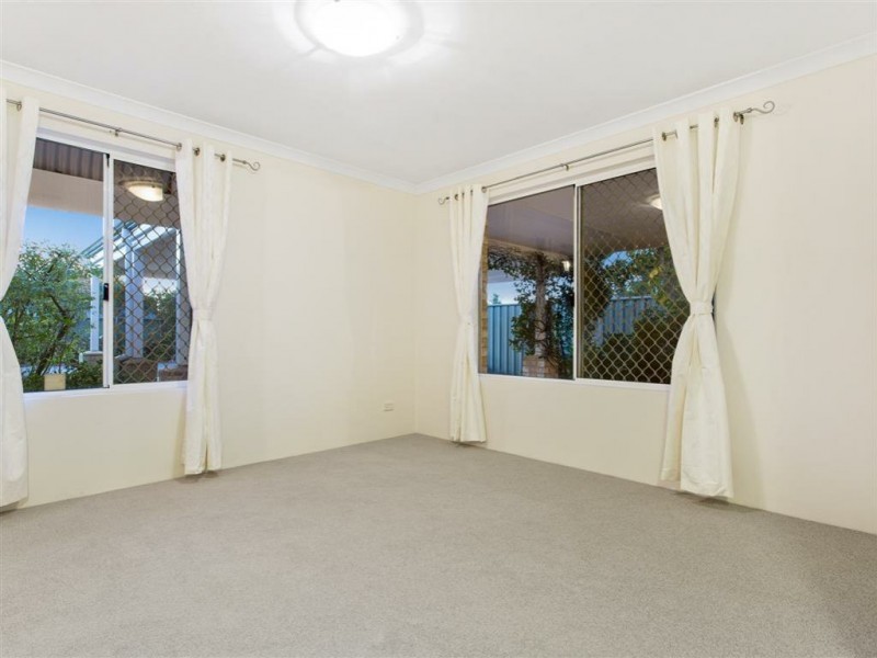 26 Lombe Gardens, Atwell WA 6164