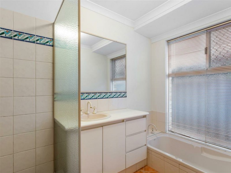 26 Lombe Gardens, Atwell WA 6164