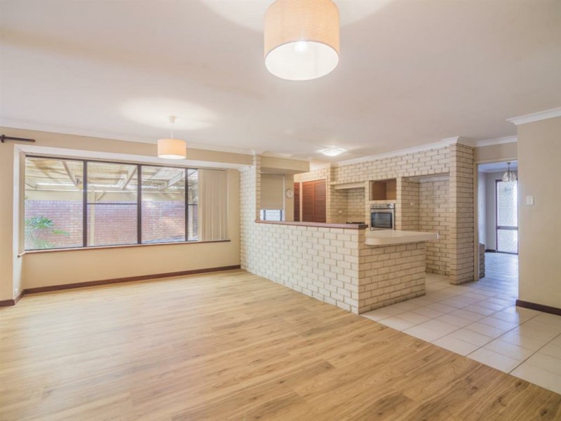 8 Doric Street, Shelley WA 6148