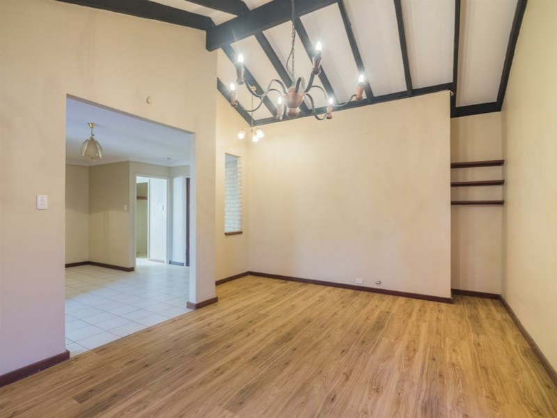 8 Doric Street, Shelley WA 6148