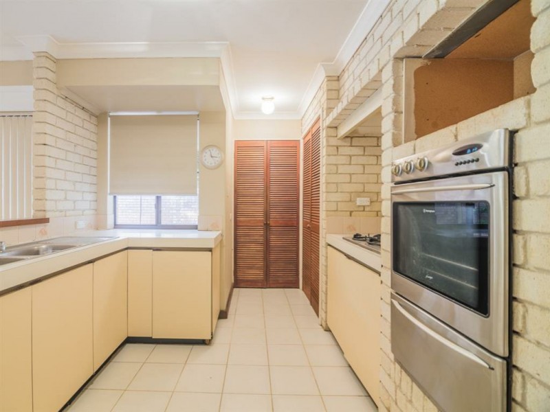 8 Doric Street, Shelley WA 6148