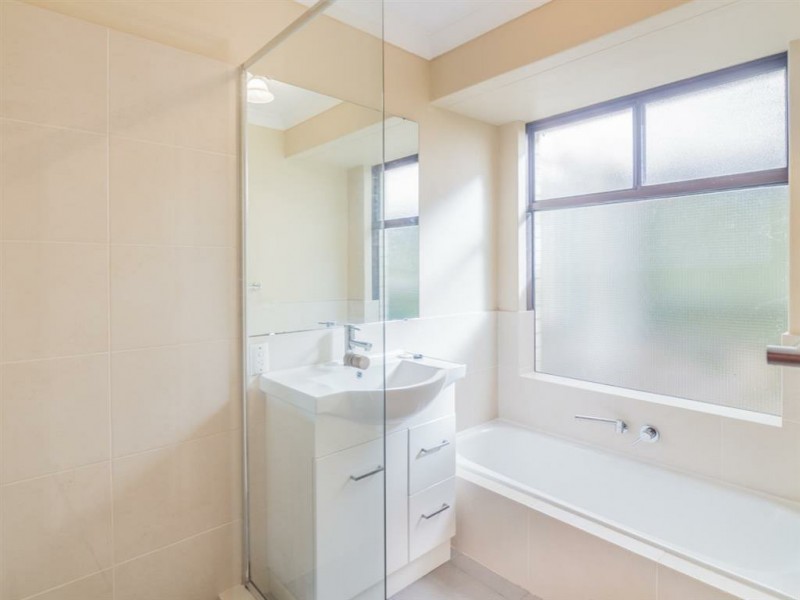 8 Doric Street, Shelley WA 6148