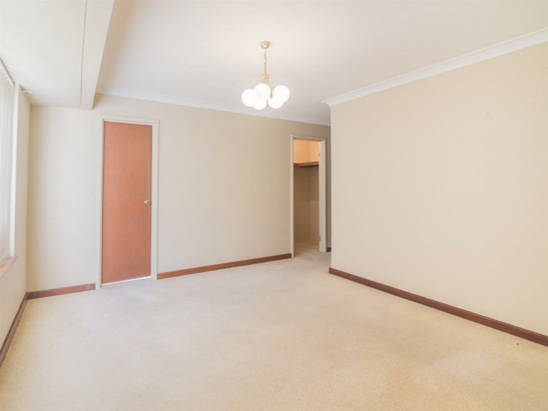 8 Doric Street, Shelley WA 6148