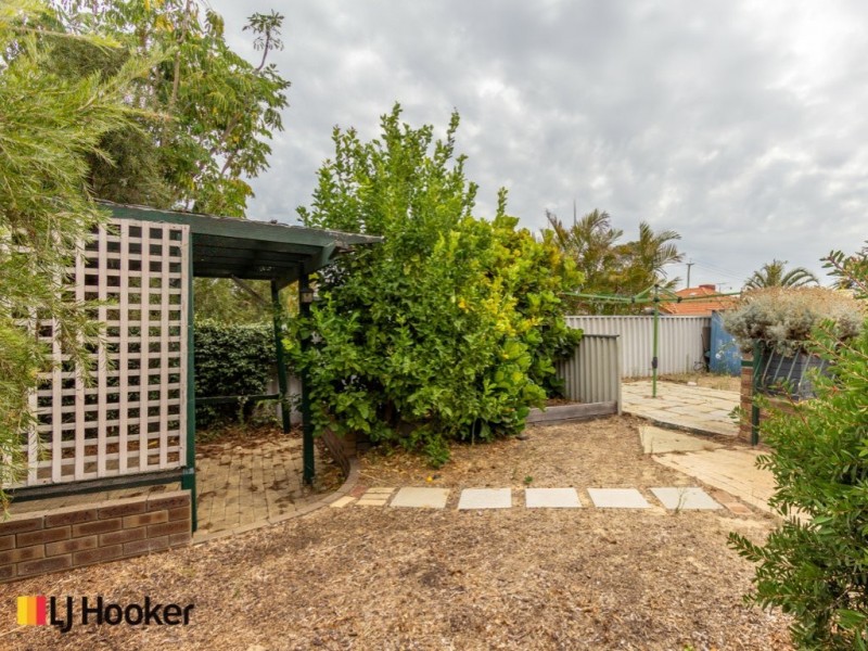 9 Leontes Street, Coolbellup WA 6163